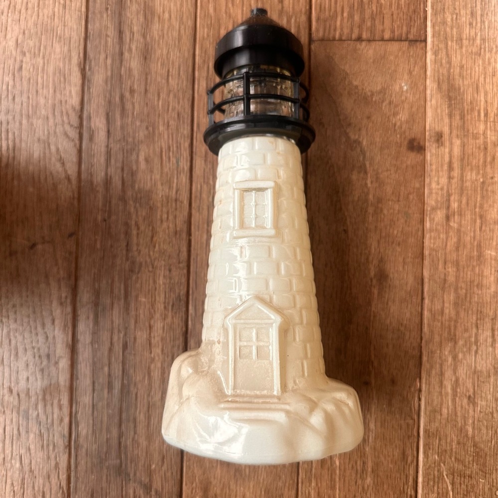 Old Spice Lighthouse Decanter Men 6oz Milk Glass Nautical White Vintage Empty - Picture 3 of 8
